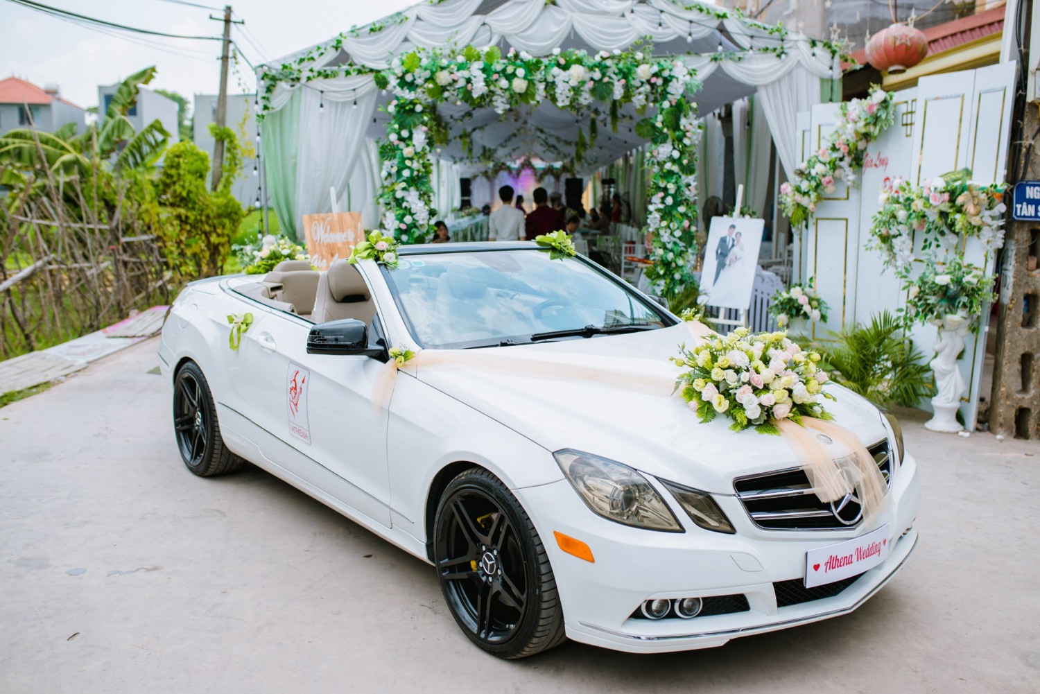 Wedding car for rent Mercedes E300