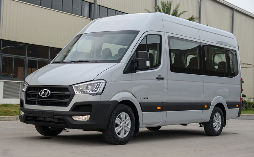 KIA SOLATI MINI BUS 16 SEATS -  CARS FOR FORGINNER BY MONTHLY