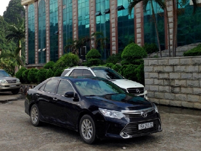 Cho thuê xe Toyota Camry 2.0 tại Hải Phòng